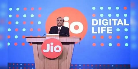 ஜியோ ஃபைபரில் ரூ.11,200 கோடி முதலீடு : கத்தார் நிறுவனம் திட்டம்