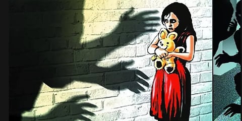 சிறுமியிடம் பாலியல் அத்துமீறல் : குடும்ப நண்பர் போக்சோவில் கைது