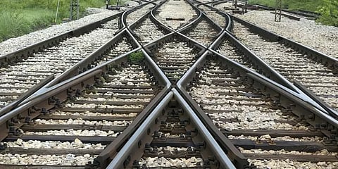 சென்னை டூ மைசூர் நெடுஞ்சாலையோடு ரயில் பாதைகள்... நிலங்களை கையகப்படுத்தவுள்ள மத்திய அரசு..!