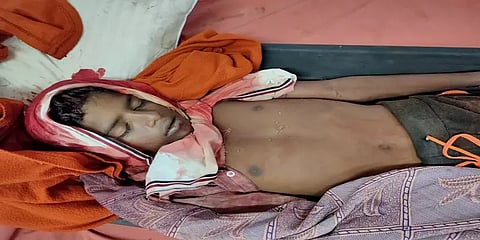 உழும் போது டிராக்டரில் ஏற முயன்ற சிறுவன் - ரத்த வெள்ளத்தில் பிணமாக மீட்பு