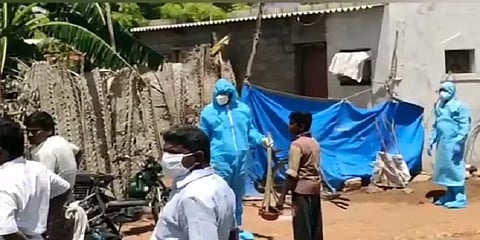 "தந்தையோட இறுதிச் சடங்கை செய்யணும்" நிறைவேற்றிய கொரோனா நோயாளியின் கோரிக்கை!!