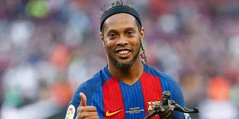 வீட்டுக் காவலில் இருந்து விடுதலையாகிறார் கால்பந்தாட்ட வீரர் ரொனால்டினோ!!