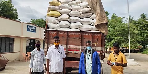 இபாஸ் ஒட்டப்பட்ட லாரி: கடத்தப்பட்ட 15 டன் ரேஷன் அரிசி - சேஸிங் செய்த பிடித்த அதிகாரிகள்
