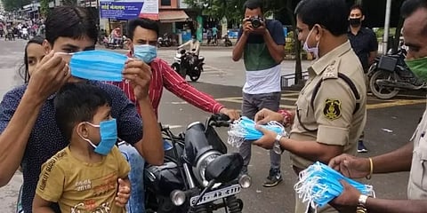 ''6 மணி நேரத்தில் 14 லட்சம் மாஸ்குகள்'' - சத்தீஸ்கர் போலீசார் உலக சாதனை!!