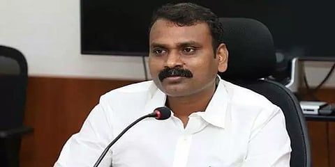 கூடுதலாக மொழியை கற்க மாணவர்களை தயார் படுத்த வேண்டும் - மாநில பாஜக தலைவர்