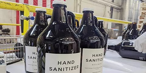 மது கிடைக்காததால் சானிட்டைசருக்கு அடிமையான மதுக்குடிப்போர் - ஆந்திராவில் அதிர்ச்சி