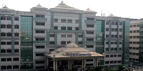 கொரோனாவால் பாதிக்கப்பட்டவர் சென்னை ராஜீவ் காந்தி மருத்துவமனையில் தற்கொலை