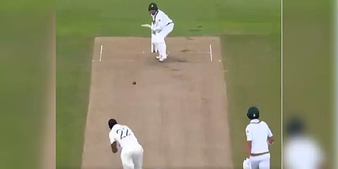 ஆர்ச்சர் வந்ததும் விக்கெட் : இங்கிலாந்து - பாகிஸ்தான் முதல் டெஸ்ட் அப்டேட்