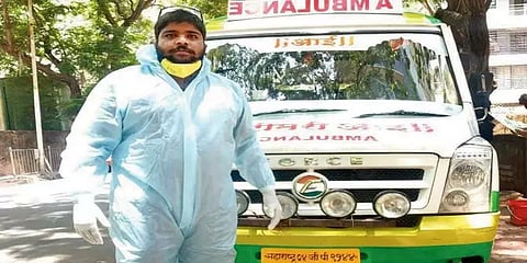 நீங்கதான் சுஷாந்தை கொன்றீர்கள் என மிரட்டுகிறார்கள்-உடலை ஏற்றிசென்ற ஆம்புலன்ஸ்டிரைவர் வேதனை