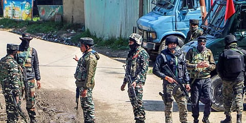 தீவிரவாதிகள் தாக்குதலில் காஷ்மீர் பாஜக பஞ்சாயத்து தலைவர் சுட்டுக்கொலை!