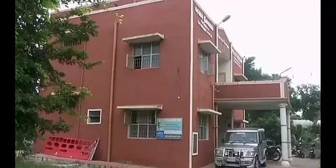 கொரோனா பாதித்த வீட்டில் திருடன் கைவரிசை... பொள்ளாச்சி அருகே பரபரப்பு