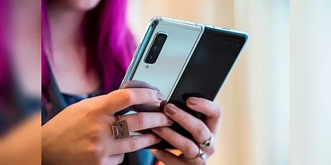 கூகுளின் மடக்கக்கூடிய பிக்ஸல் ஸ்மார்ட்போன் : வெளியானது புதிய தகவல்..!