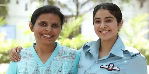 'திறமையை நிரூபிக்காவிட்டால், மக்கள் என்னை ஏற்றுக்கொள்ளமாட்டார்கள்’: ஸ்ரீதேவி மகள் ஜான்வி