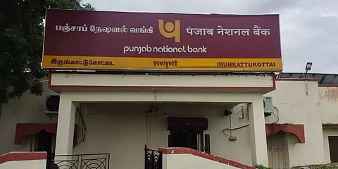 கண்ணாடி ஜன்னலை உடைத்து நுழைந்த கொள்ளையர்கள்.. இருங்காட்டுக்கோட்டை வங்கியில் நடந்தது என்ன?