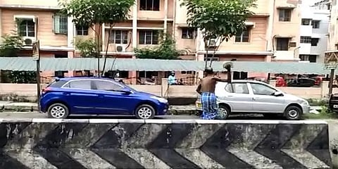 ‘2 மகள்களுடன் சிலிண்டரை திறந்துவைத்து மிரட்டிய நபர்’ விசாரிக்க சென்ற போலீசார் அதிர்ச்சி!