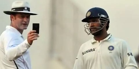 தோனிக்கு 'சென்ஸ் ஆஃப் ஹியூமர்' அதிகம் - நடுவர் சைமன் டஃபல்