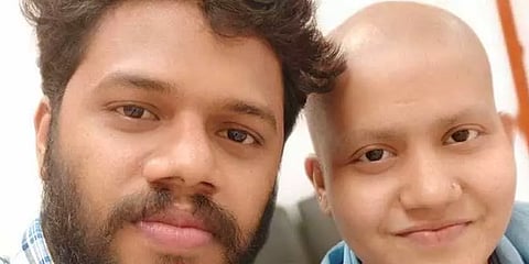 உனக்கென இருப்பேன்; கேன்சரை விரட்டிய காதல்!