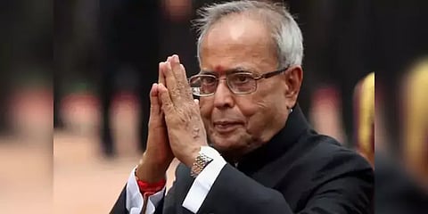 பிரணாப் முகர்ஜிக்கு வெற்றிகரமாக மூளையில் அறுவை சிகிச்சை- வெண்டிலேட்டர் உதவியுடன் சுவாசம்!