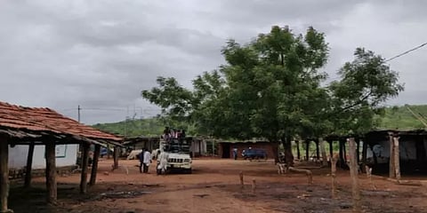 சுய ஊரடங்கை கடைப்பிடிக்கும் பழங்குடிகள்... தெலங்கானாவில் ஒரு அதிசய நடைமுறை