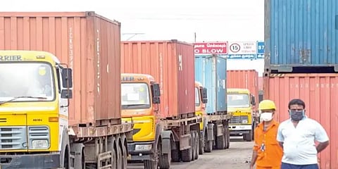 சென்னையில் கணக்கில் வராத 43 டன் அமோனியம் நைட்ரேட் ? வெளியாகும் அதிர்ச்சி தகவல்!!