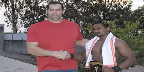 WWE விளையாட்டில் வேட்டியோடு களம் இறங்கி அசத்தி வரும் தமிழர்