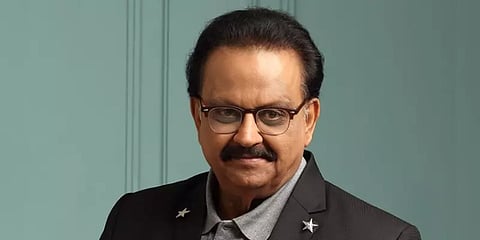 லேசான கொரோனா அறிகுறி : பாடகர் எஸ்.பி.பி மருத்துவமனையில் அனுமதி