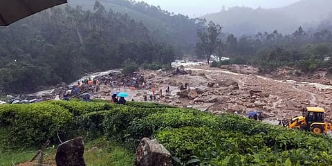 மழை.. நெட்வொர்க் இல்லை - 8 மணி நேரத்திற்குப் பிறகே அதிகாரிகளுக்கு தெரிந்த கேரள நிலச்சரிவு