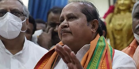 கட்சி சார்பற்ற எம்.எல்.ஏ.வாக எனது பணிகள் தொடரும் - கு.க செல்வம் ட்வீட்