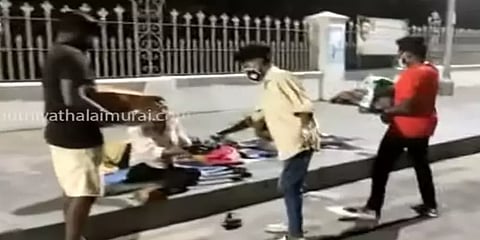 ஆதரவற்றவர்களுக்கு 4 மாதங்களாக உணவு வழங்கும் சூர்யா ரசிகர்கள்