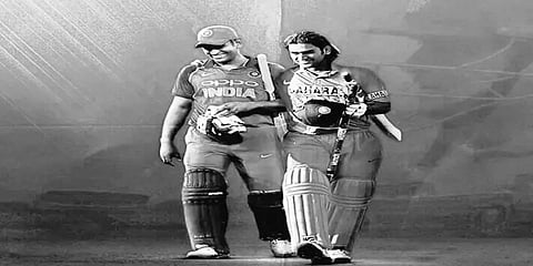 "தன் ஸ்டைலில் ஓய்வை அறிவித்த தோனி" குவியும் வாழ்த்துகளும் பாராட்டுகளும் !