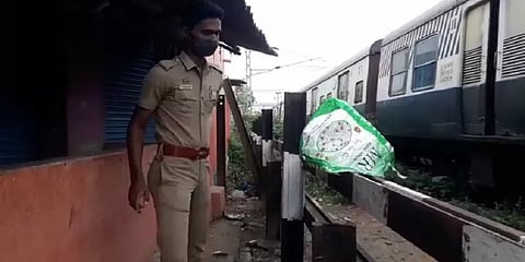 கும்மிடிப்பூண்டி ரயில் நிலையத்தில் தனியாக இருந்த தலை - பழிக்குப் பழியா?