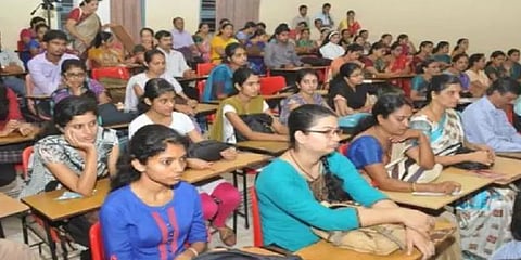 கூட்டுறவு மேலாண்மை பட்டயப் படிப்புகள்: பிளஸ் டூ படித்தவர்கள் விண்ணப்பிக்கலாம்