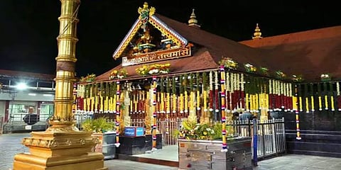 ஆவணி மாதப் பூஜைக்காக சபரிமலை ஐயப்பன் கோயில் நடைதிறப்பு: பக்தர்களுக்கு அனுமதியில்லை !