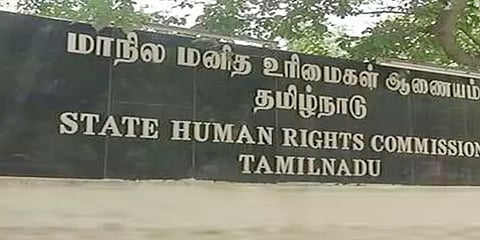 நோயாளியை சக்கர நாற்காலியில் இருந்து இழுத்து தள்ளிய விவகாரம்: மனித உரிமை ஆணையம் நோட்டீஸ்