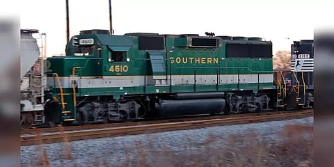 ரயில்வேயில் தமிழர்கள் புறக்கணிப்பா ? - தெற்கு ரயில்வே விளக்கம்