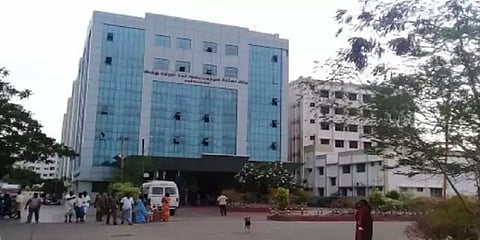 கொரோனாவால் பாதிக்கப்பட்ட 100 நிறைமாத கர்ப்பிணிகளுக்கு பிரசவம் - திருச்சி அரசு மருத்துவமனை