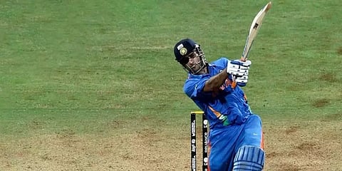 வான்கடேவில் தோனி பெயரில் நிரந்தர இருக்கை அமைக்க பரிந்துரை: சிக்ஸர் விழுந்த இடம் தேர்வு!!