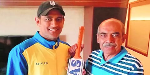 "தோனிக்கு கிரிக்கெட் கிட் கொடுக்க 6 மாதம் யோசித்தேன்" - சொல்கிறார் முதல் ஸ்பான்ஸர் !