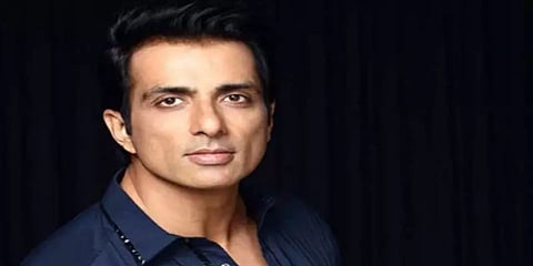 விநாயகர் சதுர்த்திக்கு சொந்த ஊர்களுக்குச் செல்ல புலம்பெயர்ந்தவர்களுக்கு உதவிய சோனு சூட்