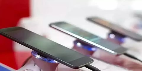 இந்தியாவில் வளரும் ஸ்மார்ட்போன் தொழில்... டிசம்பருக்குள் 50 ஆயிரம் புதிய வேலைகள்?