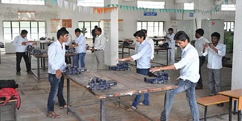 அரசு ஐடிஐ-களில் மாணவர் சேர்க்கை - விண்ணப்பிக்கக் கடைசி தேதி இதுதான்..