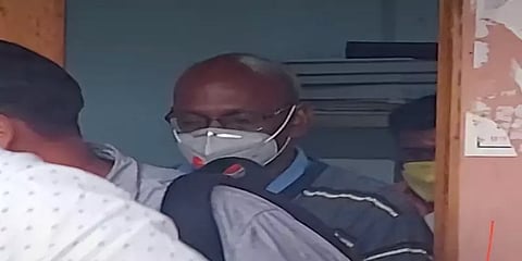 ஊட்டியில் லஞ்சம் வாங்கும்போது சிக்கிய வருவாய் உதவி ஆய்வாளர் !