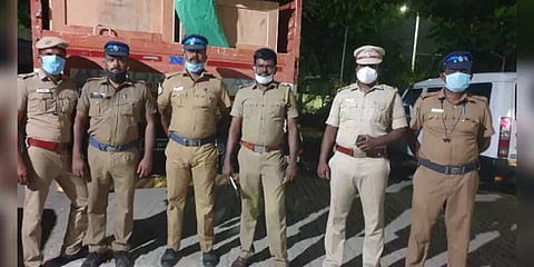 செம்மரங்கள் வரும் பின்னே, பைக்கில் உளவு முன்னே : கூண்டோடு பிடித்த போலீஸ்