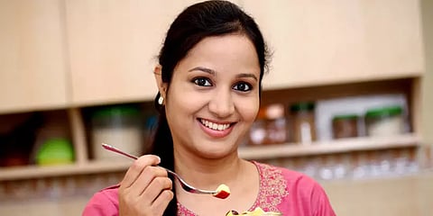 உடல் எடையை குறைக்க 16:8 டயட்: டாக்டர் டிப்ஸ்!