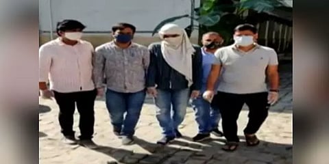 டெல்லி: ஐ.எஸ்.ஐ.எஸ் தீவிரவாதி எனும் சந்தேகத்துக்குரியவர் கைது, 2 வெடிகுண்டுகள் பறிமுதல்