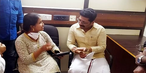 ஐஏஎஸ் தேர்வில் வென்ற பூரண சுந்தரிக்கு அதிநவீன ORCAM கருவி: திமுக எம்.எல்.ஏ. உதவி