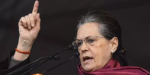 கட்சிக்கு முழு நேர தலைவர் தேவை – சோனியாவுக்கு காங்கிரஸ் மூத்த தலைவர்கள் கூட்டாக கடிதம்!