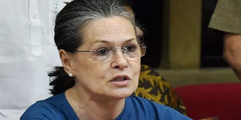 காங்கிரஸ் கட்சியின் இடைக்கால தலைவர் பதவியில் இருந்து சோனியாகாந்தி விலகுகிறாரா?