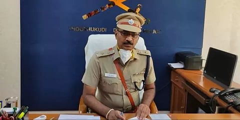 ரவுடி துரைமுத்து உடலை வீச்சரிவாளுடன் அடக்கம் செய்தது தொடர்பாக வழக்குப்பதிவு!