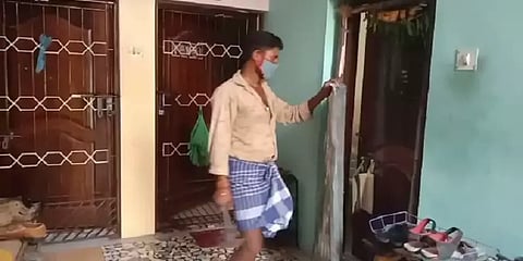 கொரோனாவால் பாதித்தவரின் வீட்டை தகரக் கதவால் மூடிய விவகாரம் - நகராட்சி அதிகாரிகள் விளக்கம்